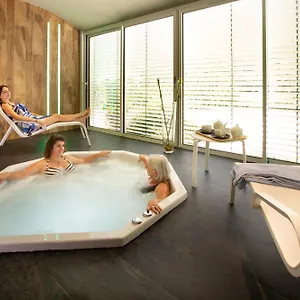 Logis Hotel - Restaurant - Spa - Le Relais De Farrou Hotel
